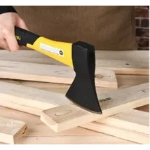 Kényelmesen használható, praktikus kézi fejsze.