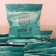 Water-K vízmegtartó okosgél talajjavító csomagolása 40 grammos kiszerelésben.