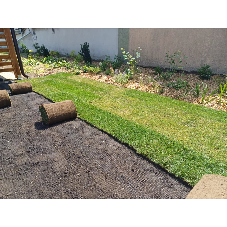 A gyepszőnyeg kiterítése.